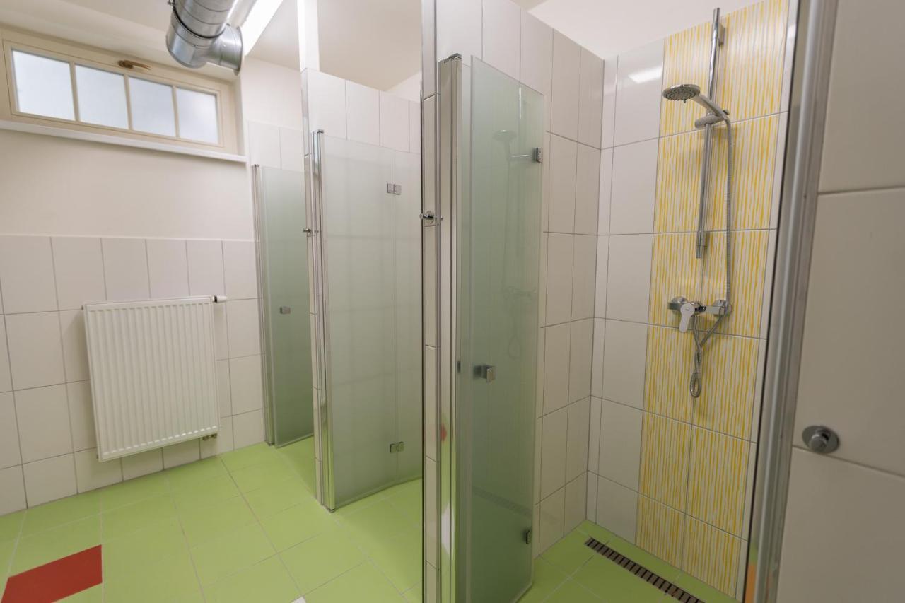 Capsule Hostel Andel Centre Spirit براغ المظهر الخارجي الصورة
